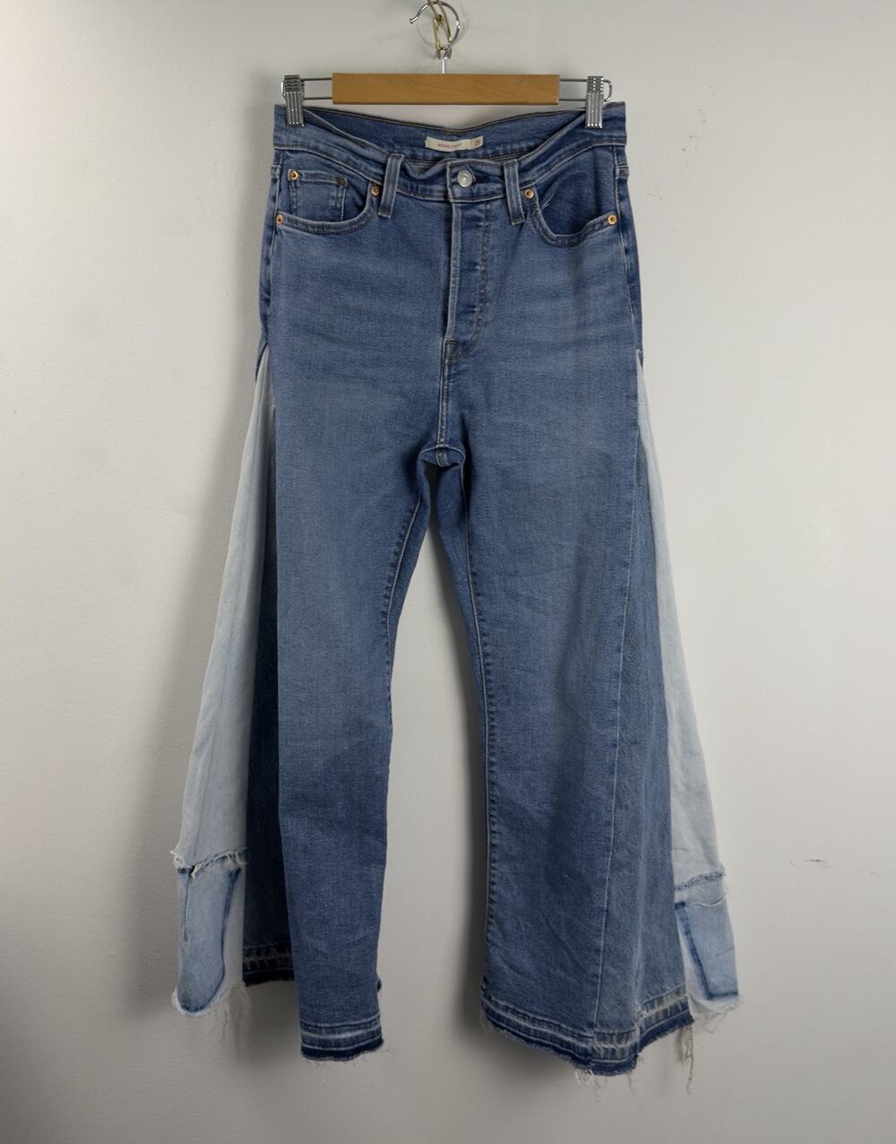 Levis Women's Premium Wedgie Bootcut Handmade Panel Jeans Size 29